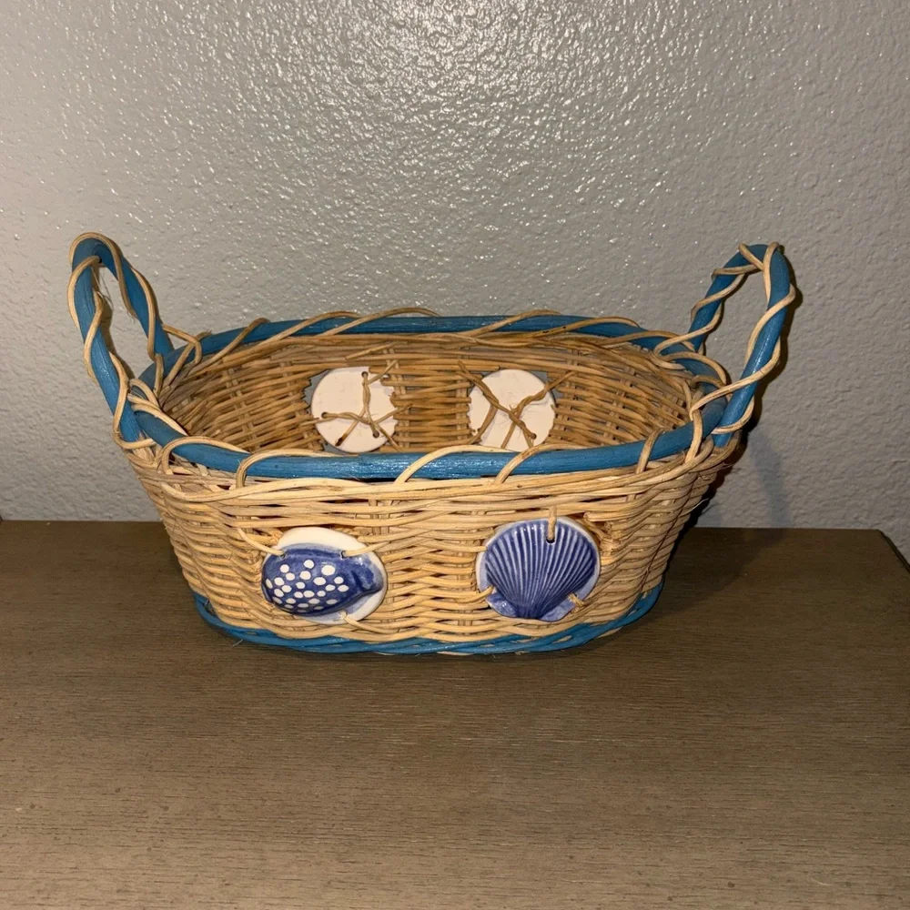 Rattan Seashell Porcelain Basket